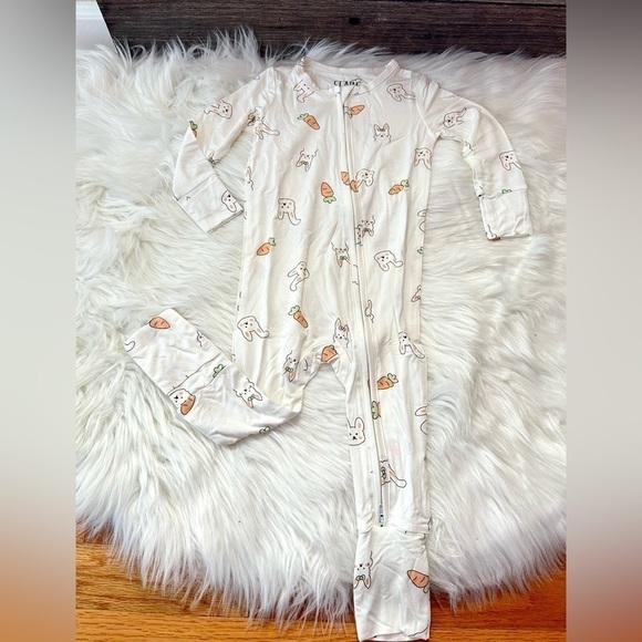 STAINF | 🥕 Bamboo Convertible Zip Easter Romper - Picture 2 of 6